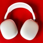 Apple Airpods Max headphones