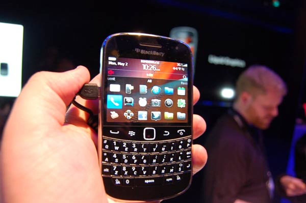 blackberry-bold-9900_6.jpg