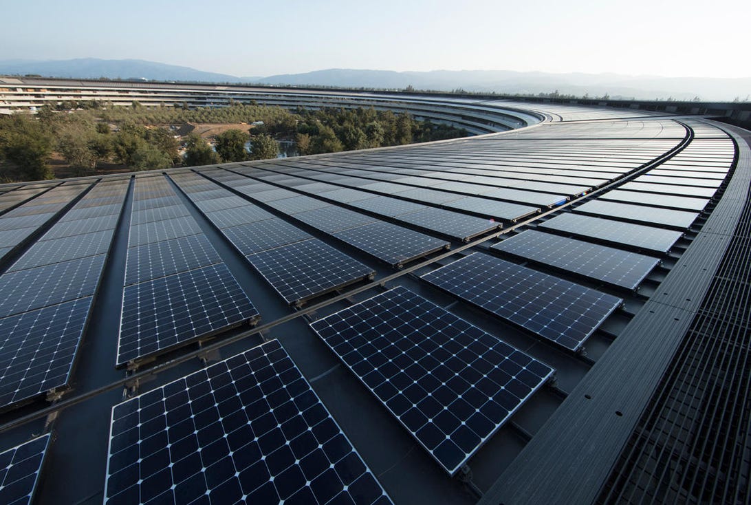 renewable-energy-apple-ap-solar-panels-040918