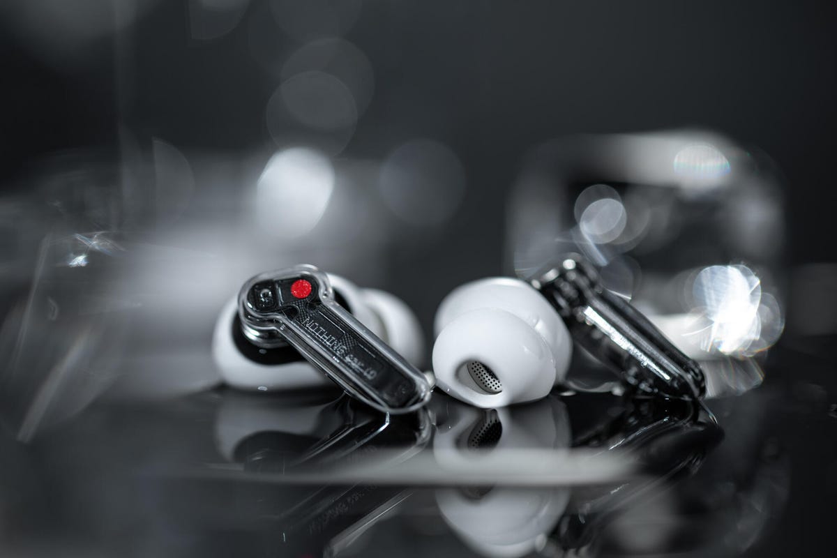 nothing-earbuds-1-one-cnet-hoyle-14