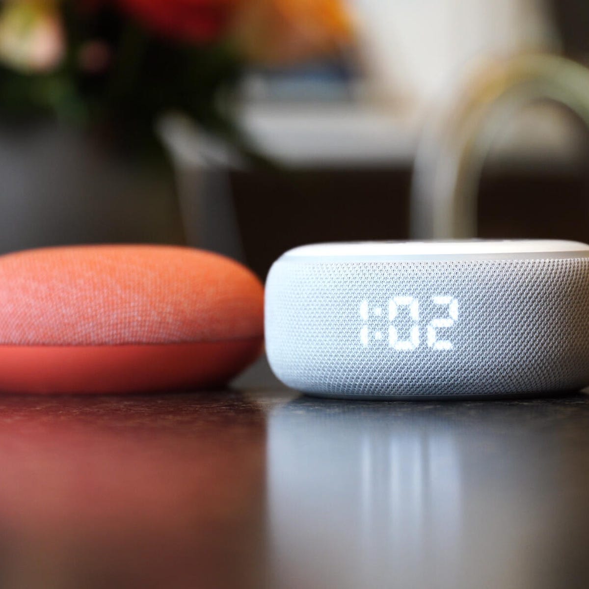 Robar a Untado raya Amazon Echo's Alexa vs. Google Home's Assistant: Which smart speaker wins?  - CNET