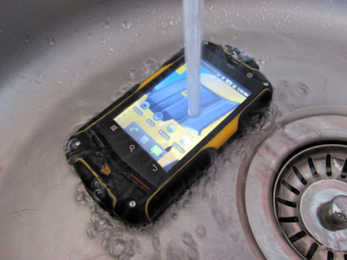 With IP67 certification, the JCB Toughphone Pro-Smart is more than capable of surviving a downpour.