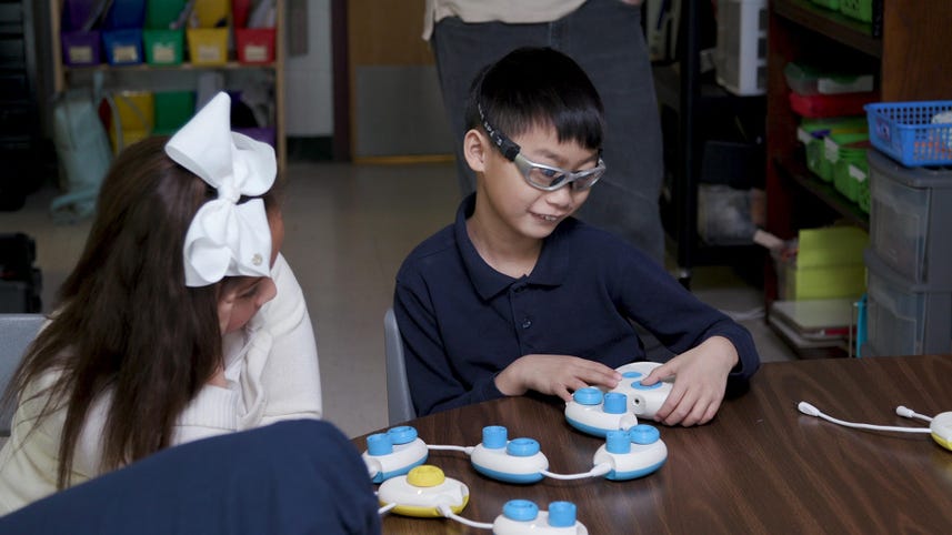 Microsoft tech teaches children who are blind how to code
