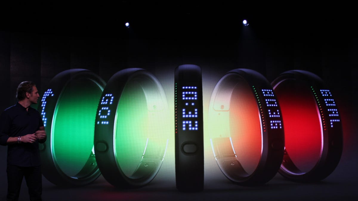 helikopter uitgehongerd roestvrij Nike unveils its FuelBand activity-tracking device - CNET
