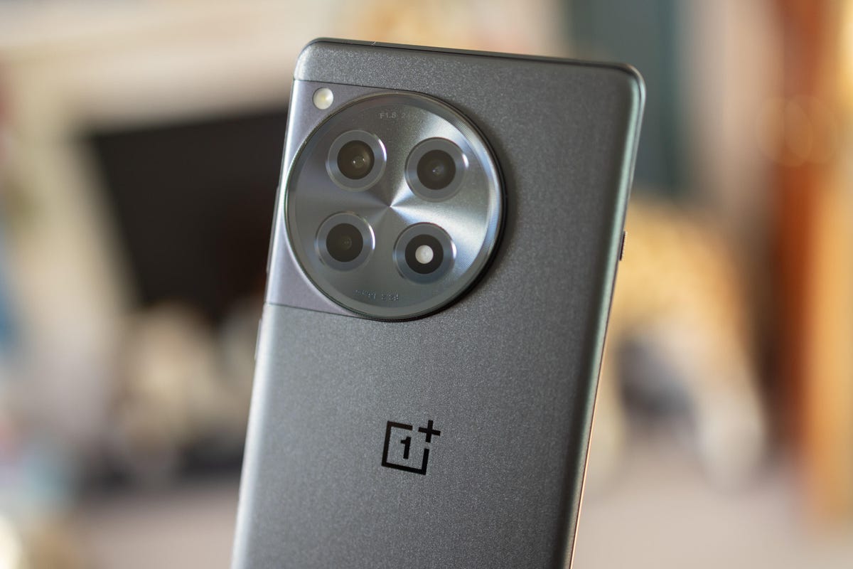 OnePlus 12 and 12R Have an Elegant but Familiar Design - CNET