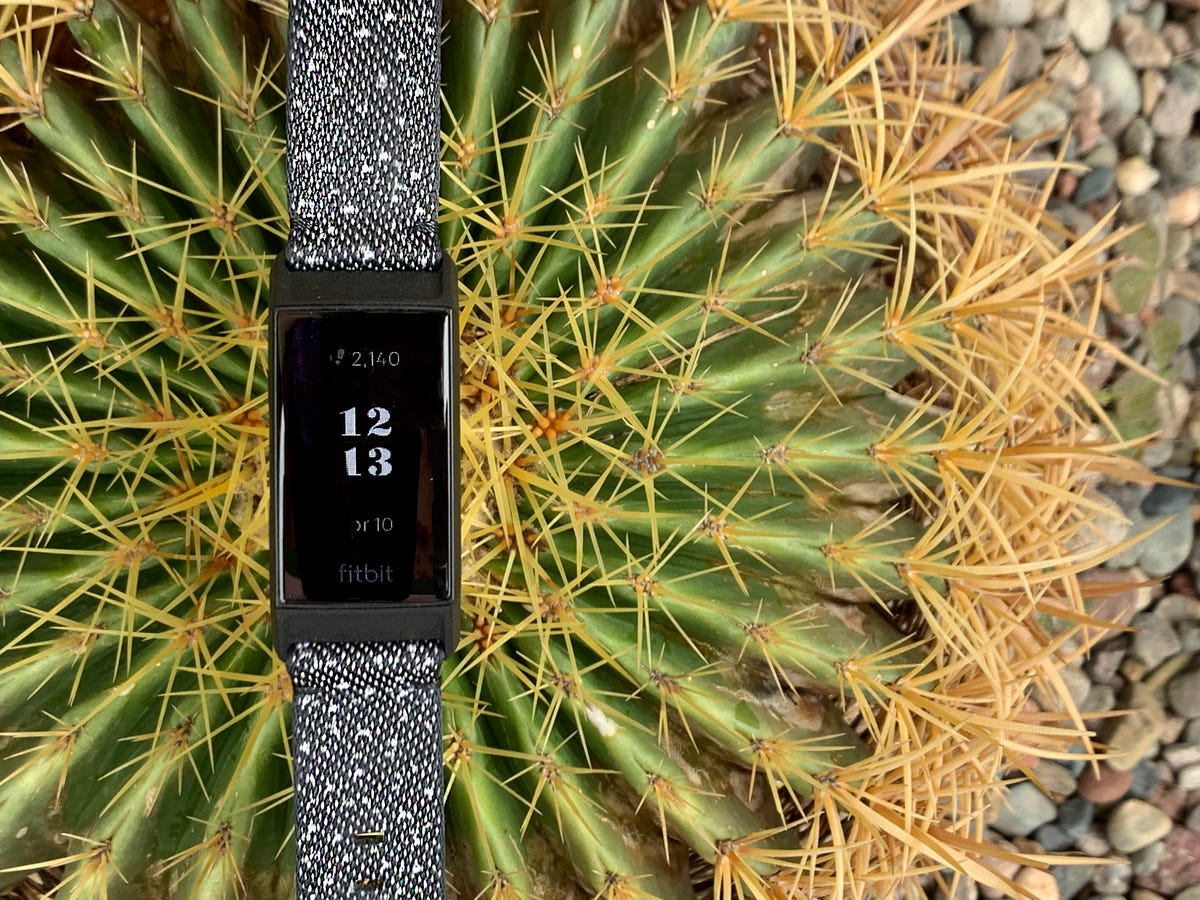 Fitbit Charge 4 review: Built-in GPS and better sleep tracking, plus it ...