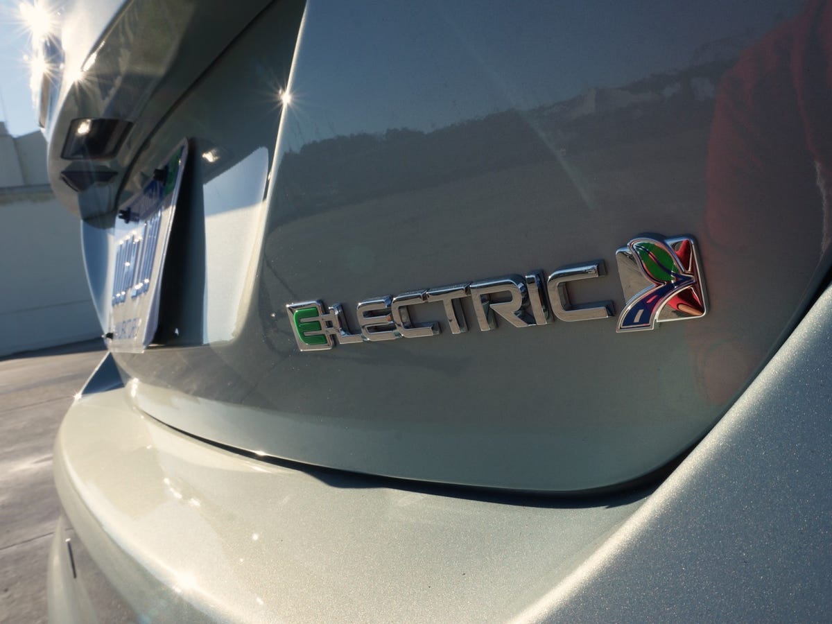 2015-ford-focus-electric-22.jpg