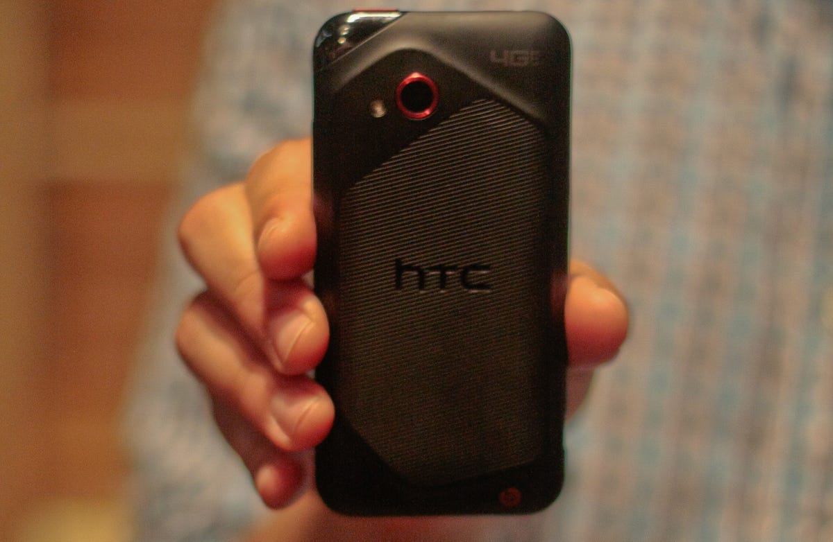 HTC_Incredible_4G_3_back_closed.jpg