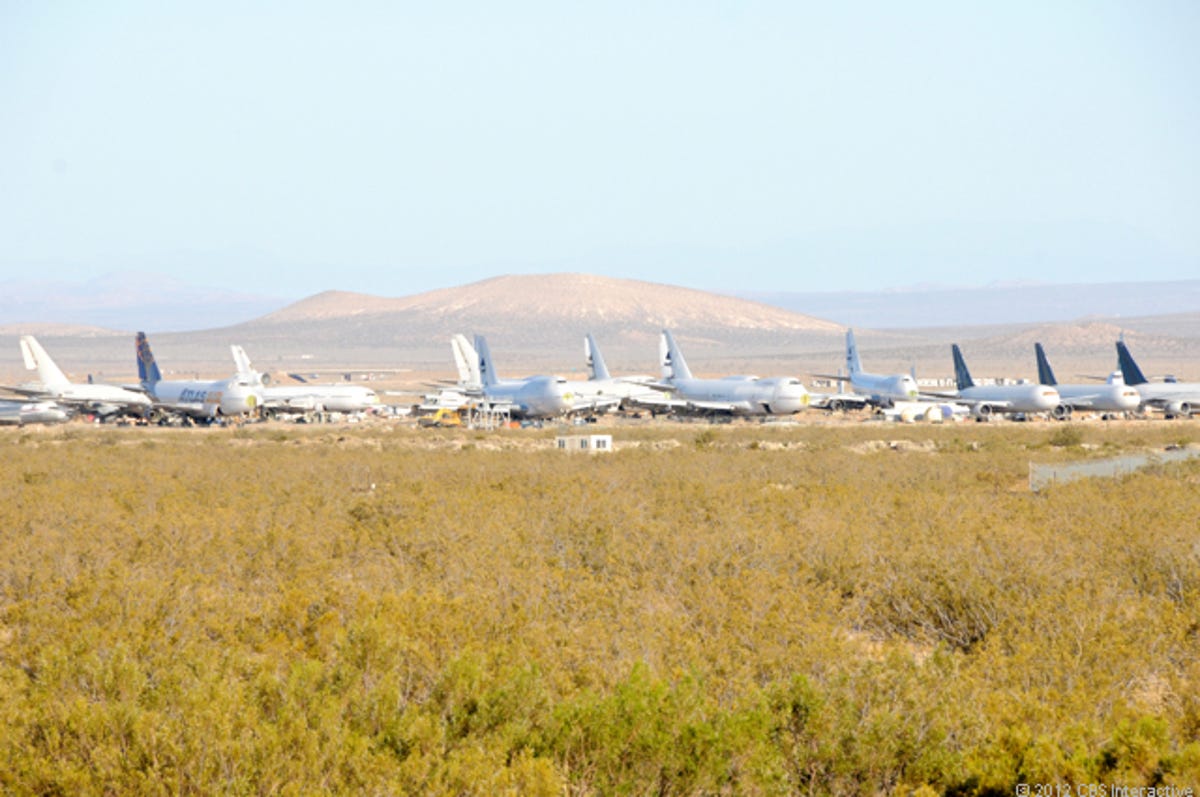 Many_747s_at_Mojave.jpg