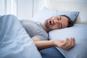 8 Warning Signs of Sleep Apnea – CNET