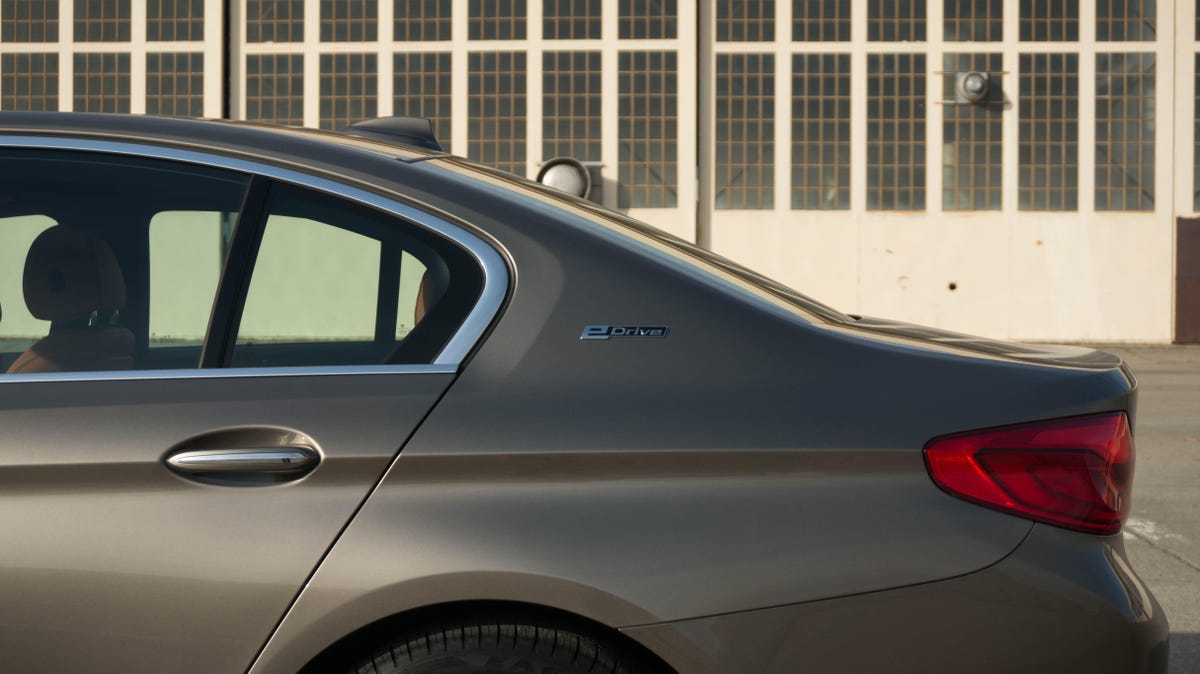 2018 BMW 530e iPerformance plug-in hybrid