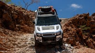 Daha Uzun Land Rover Defender 130, 8 Koltuğa Sahip Olacak