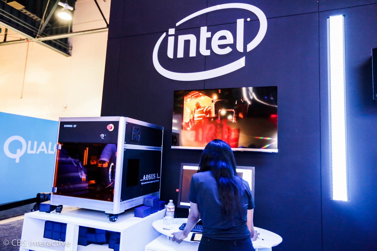 intel-booth-ces-2015-big-booths-001.jpg
