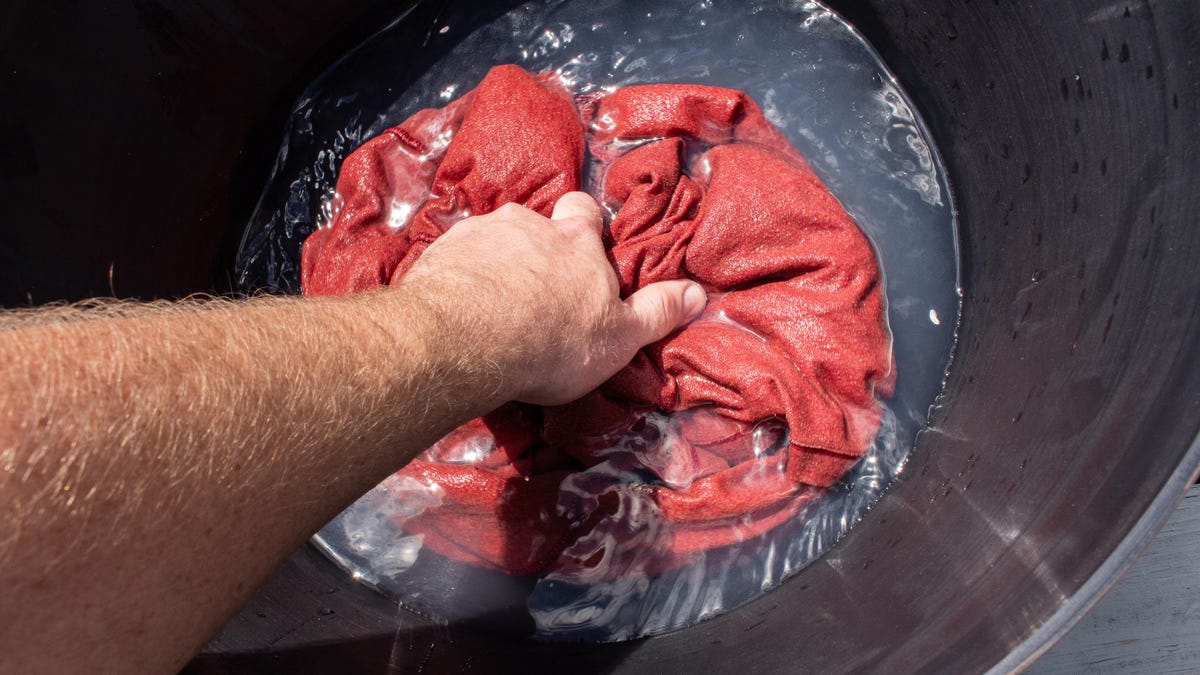 how-to-hand-wash-clothes-13