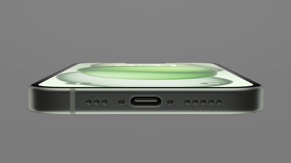 A straight-on look at the iPhone 15&apos;s USB-C charging port.