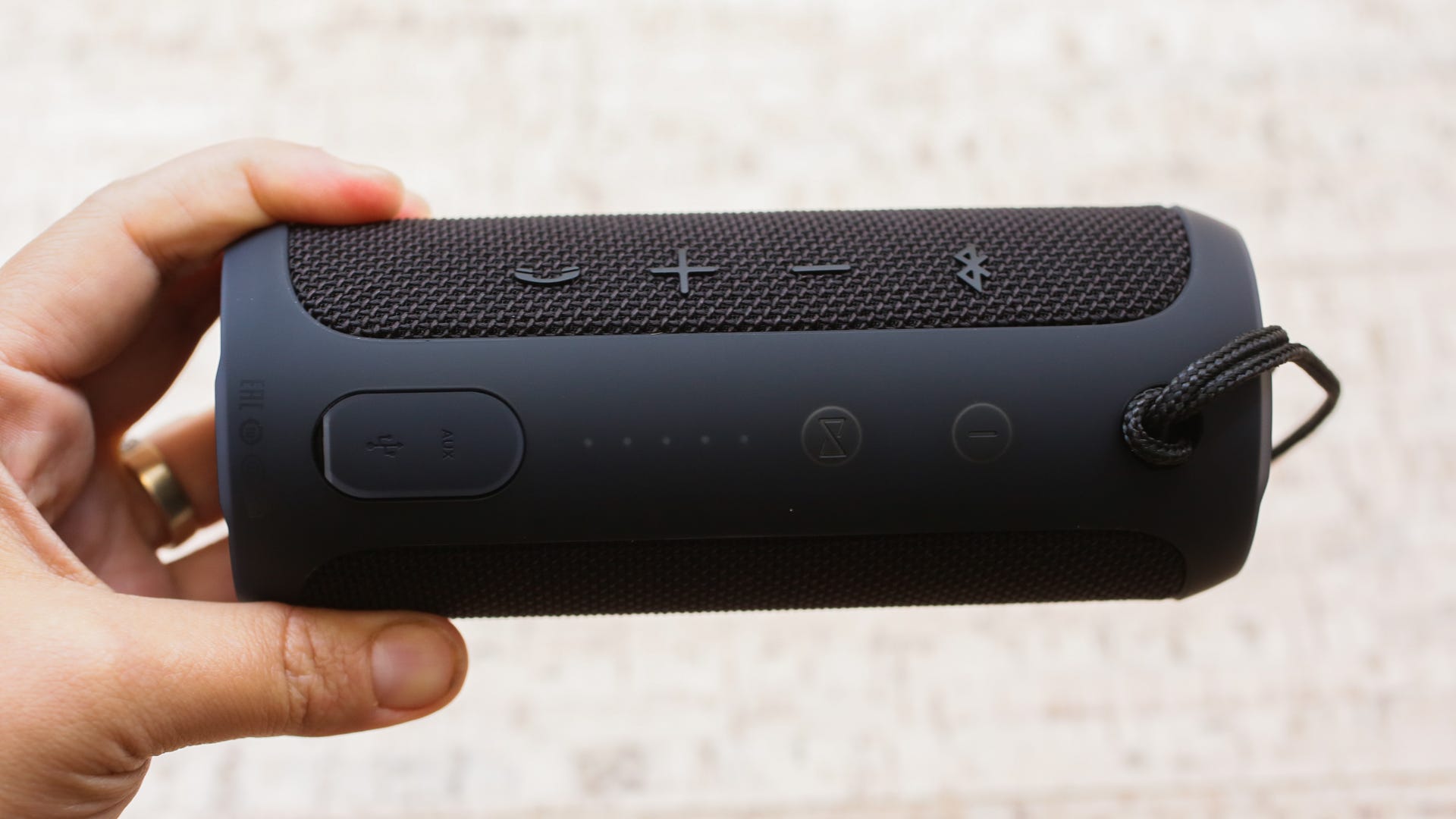 Fejde alkove lol JBL Flip 3 review: A top portable Bluetooth speaker for the money - CNET