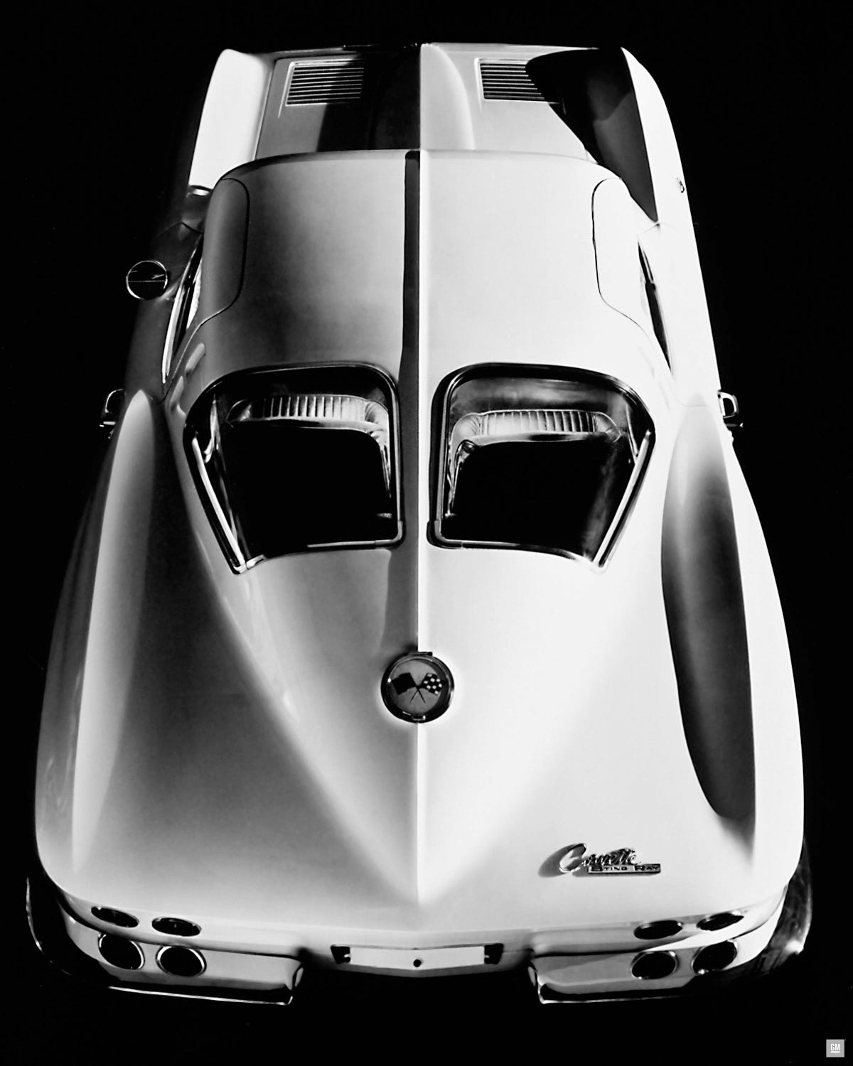 1963-chevrolet-corvette-stingray-coupe-1