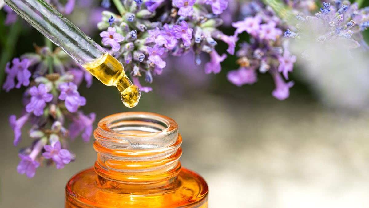 Essential oils and lavender 