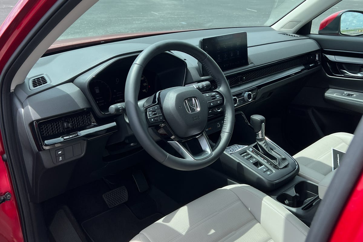 2023 Honda CR-V EX-L steering wheel and dashboard