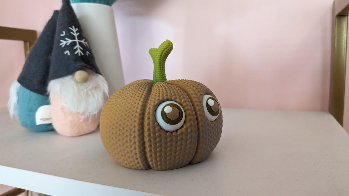 a 3D printed yarn pumpkin