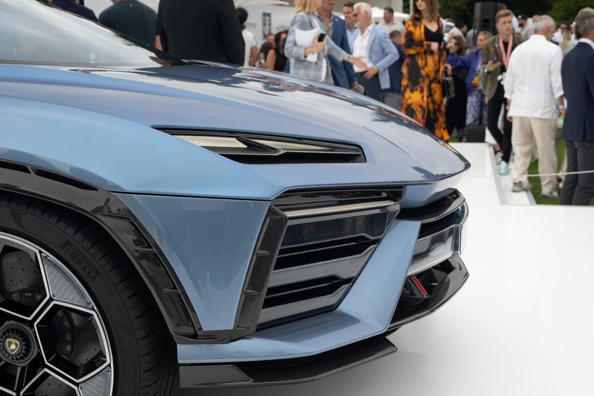 Lamborghini Lanzador concept debut