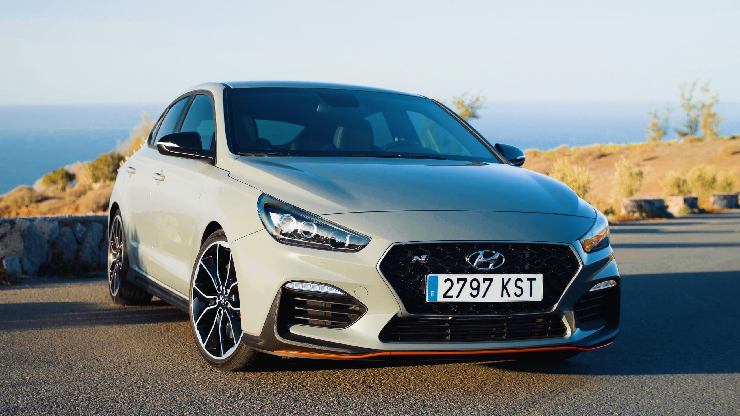 The Hyundai i30 Fastback N has familiar ingredients in a new package -  Video - CNET
