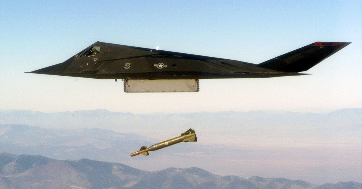 cnet-stealth-planes-f-117-bombs.jpg