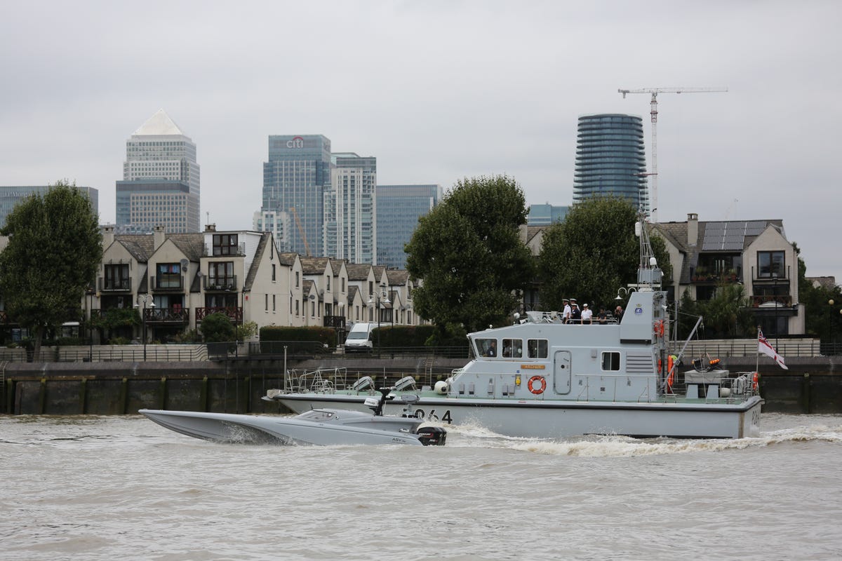 mod-mast-royal-navy-drone-boat-tower-bridge1.jpg
