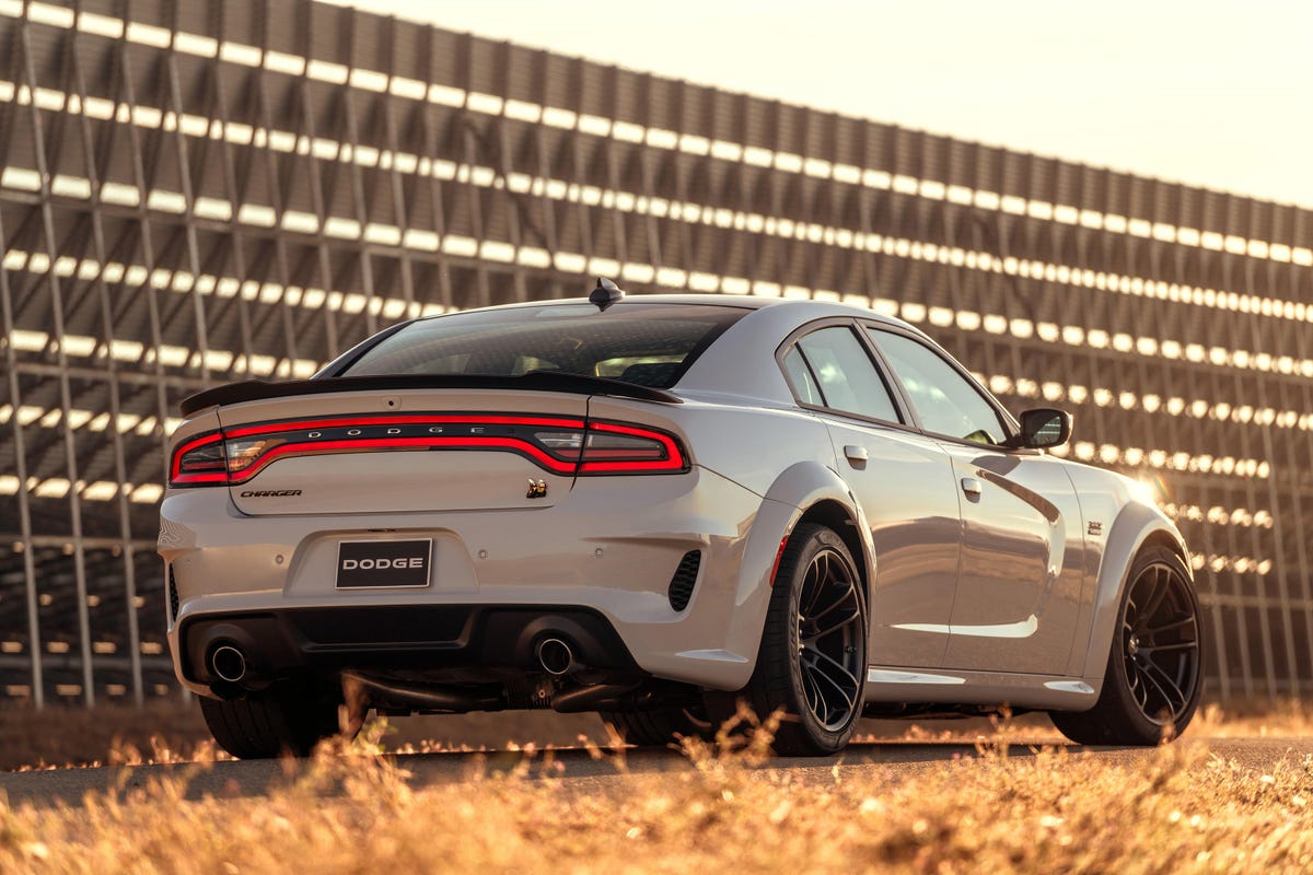 2020-dodge-charger-scat-pack-widebody-2