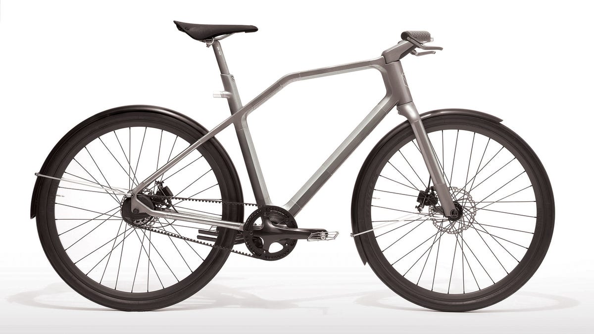 The Solid bike has a clean look because gearshift and brake cables are routed inside the frame.
