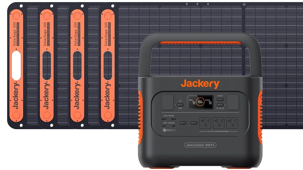 Jackery 1000 Pro Solar Generator
