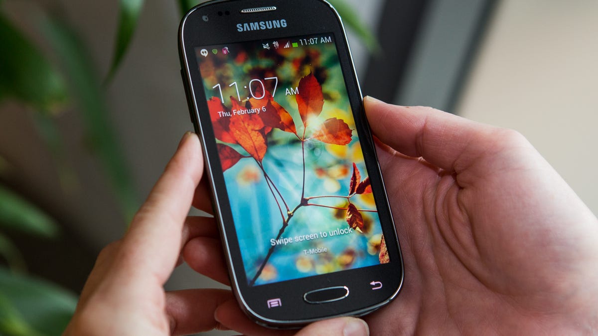 Shining a Samsung Galaxy Light (pictures) - CNET