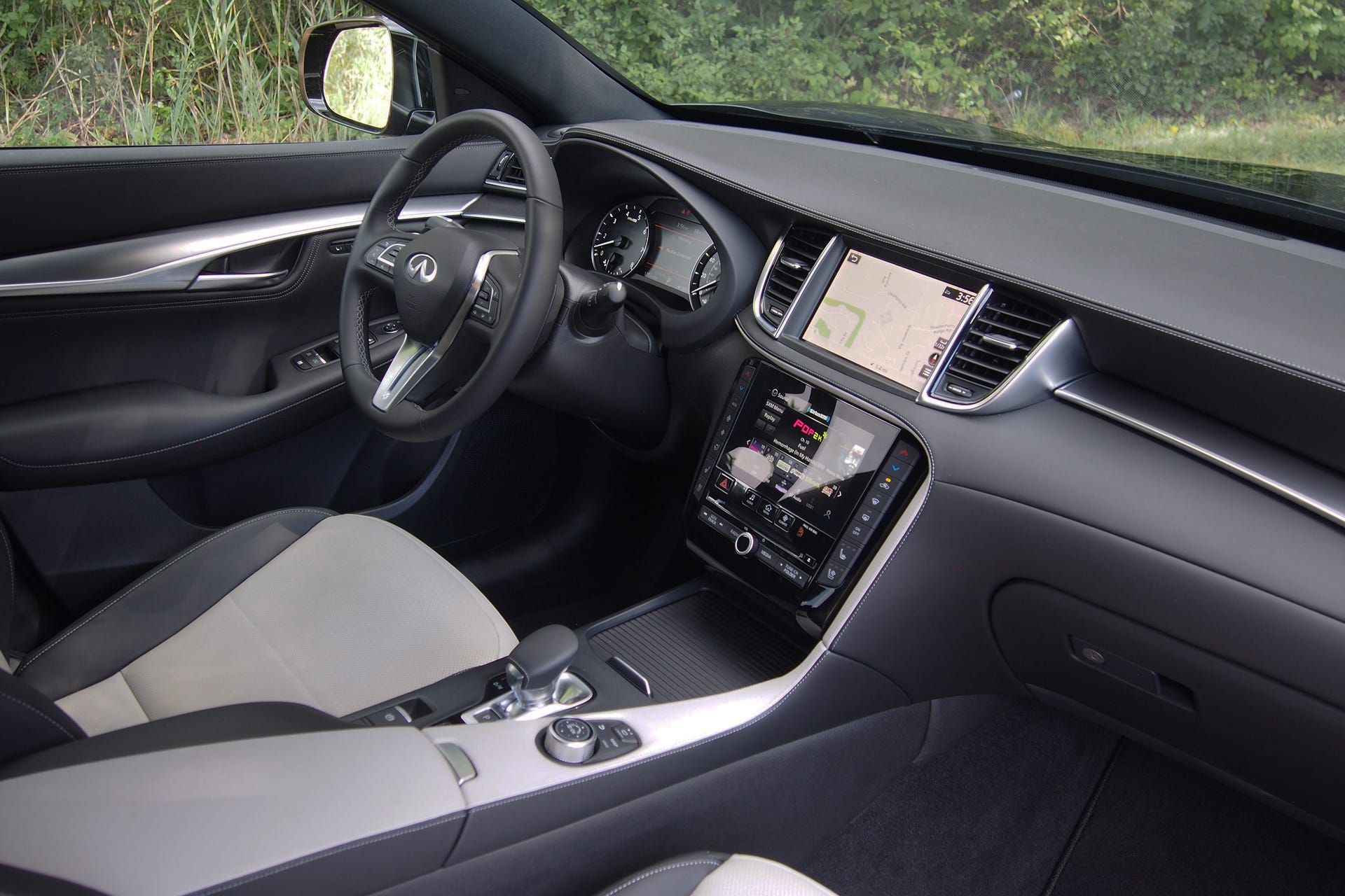 2022 Infiniti QX55 Essential AWD - interior