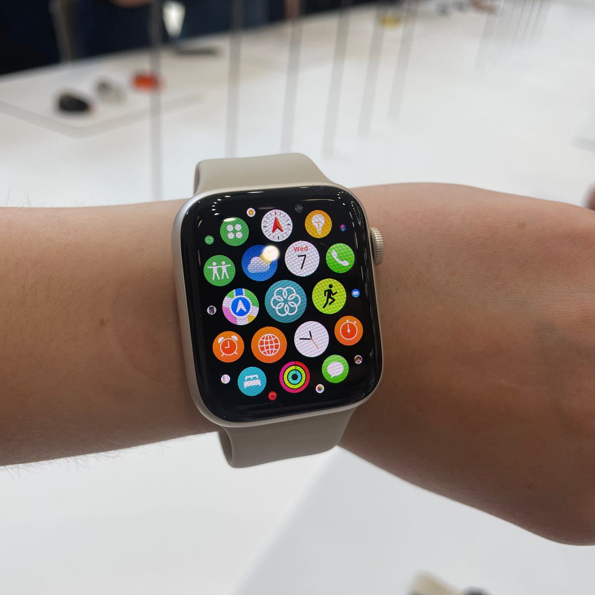acoso caldera apodo Apple Watch SE Hands-On: A Faster Watch for a Lower Price - CNET