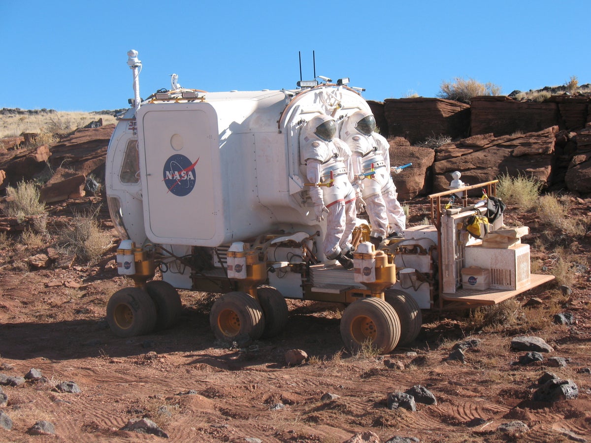 Small Pressurized Rover