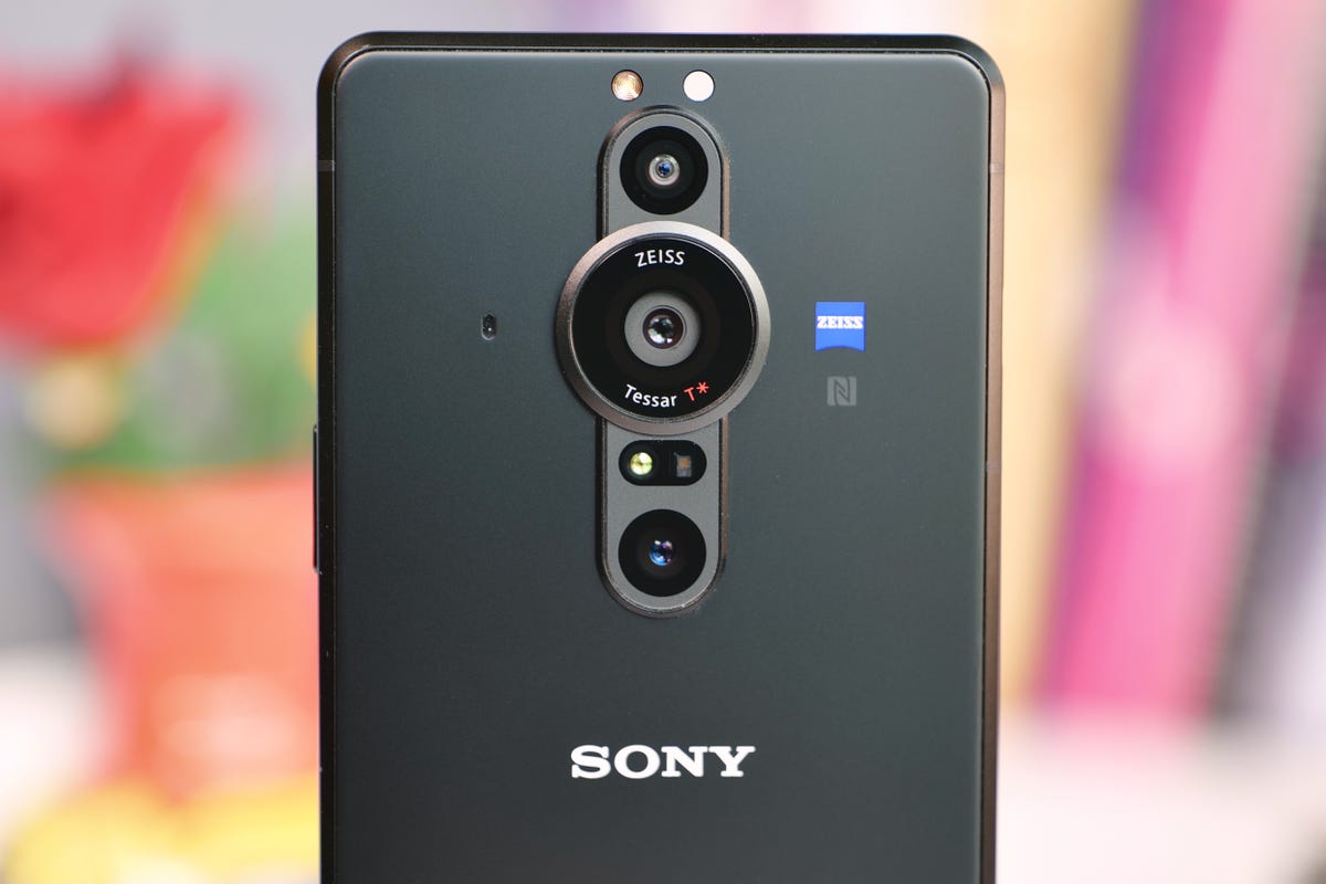 Uitstekend Soepel helling The $1,800 Sony Xperia Pro-I phone has a 1-inch camera sensor and dual  aperture - CNET