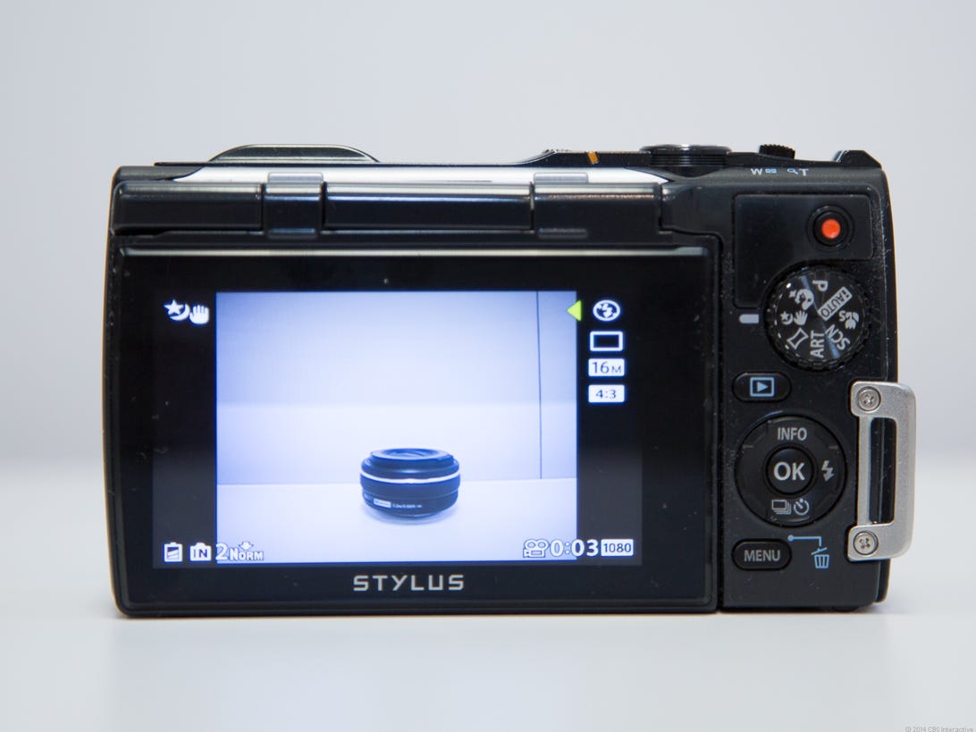Olympus Stylus Tough TG-850 flips out (pictures) - CNET