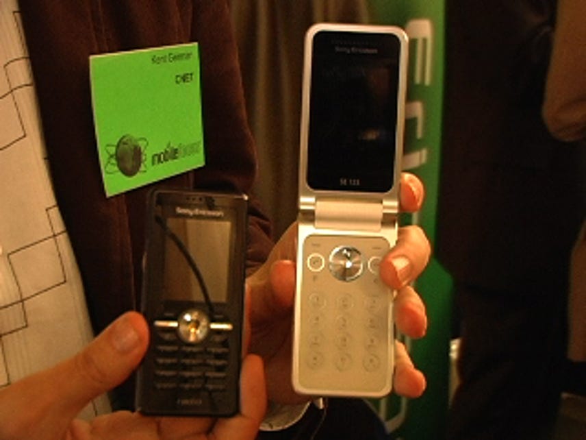 Sony Ericsson R300 and R306