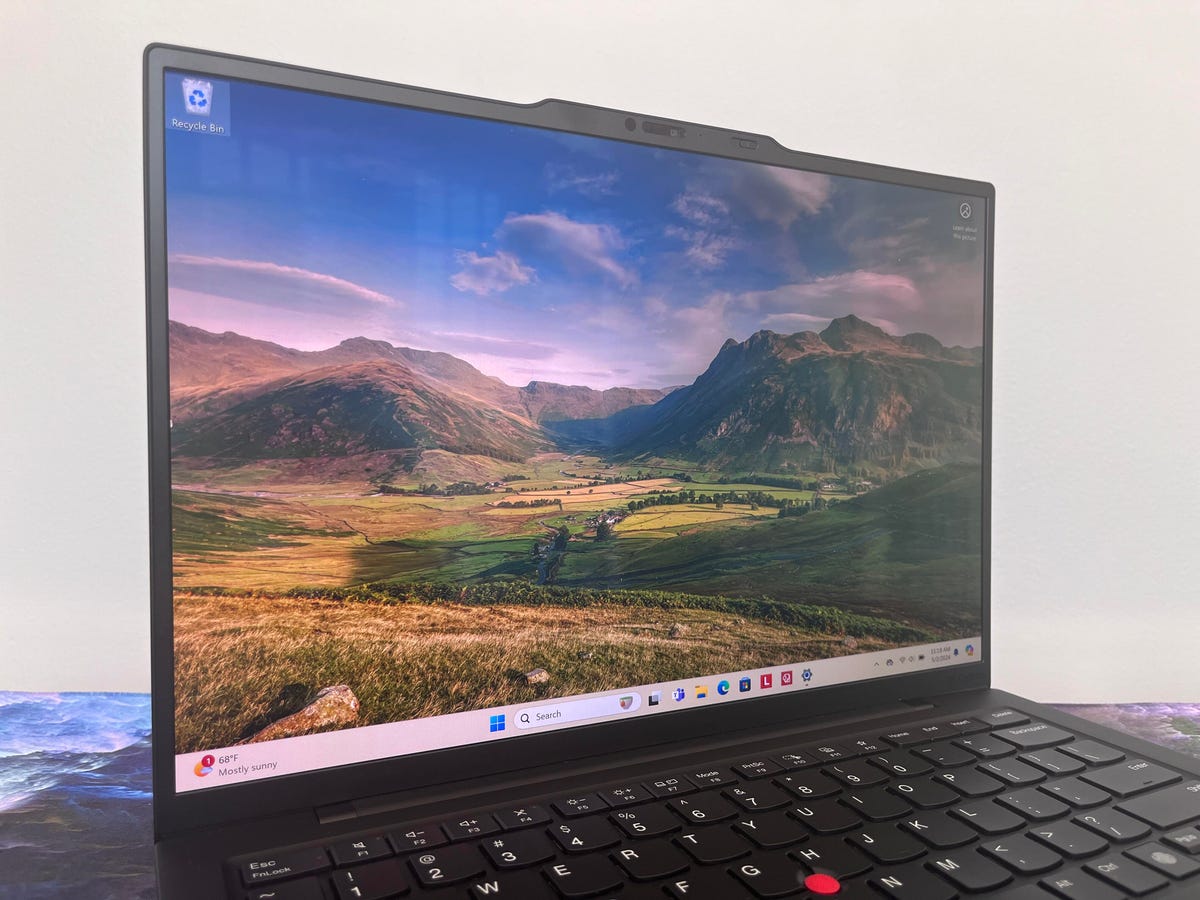Lenovo ThinkPad X1 Carbon Gen 12 display