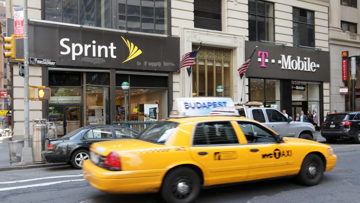 USA New York - branch of Sprint and T-Mobile