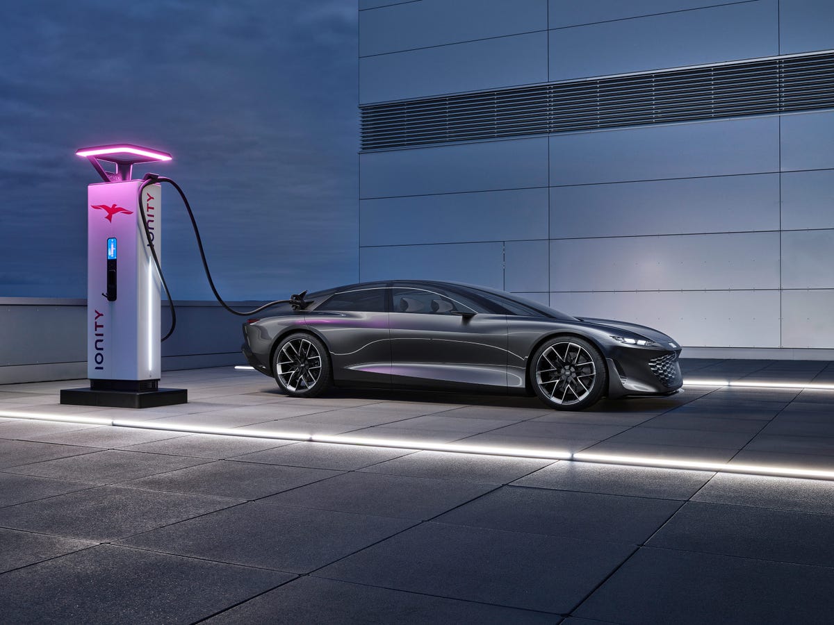 Audi Grandsphere Concept - charging