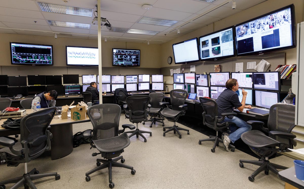When X-ray laser experiments are underway at the LCLS, scientists leave the experimental rooms, close the doors, and oversee it from control rooms.