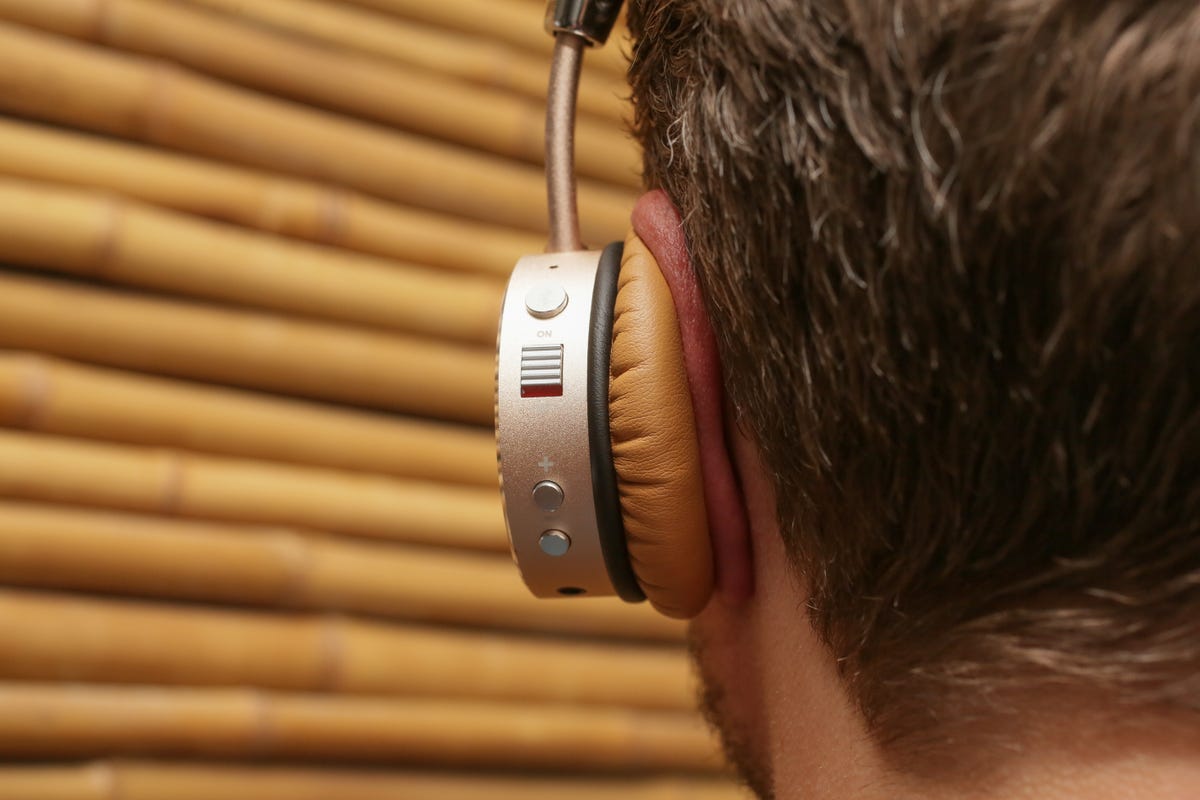 puro-sound-labs-bt5200-headphones-14.jpg