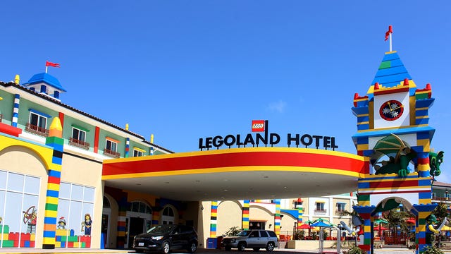 LEGOLAND-Hotel-exterior-(2).jpg