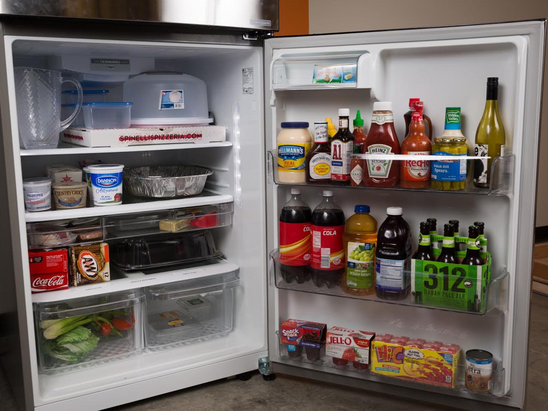 lg-ltcs24223s-top-freezer-refrigerator-storage-test.jpg