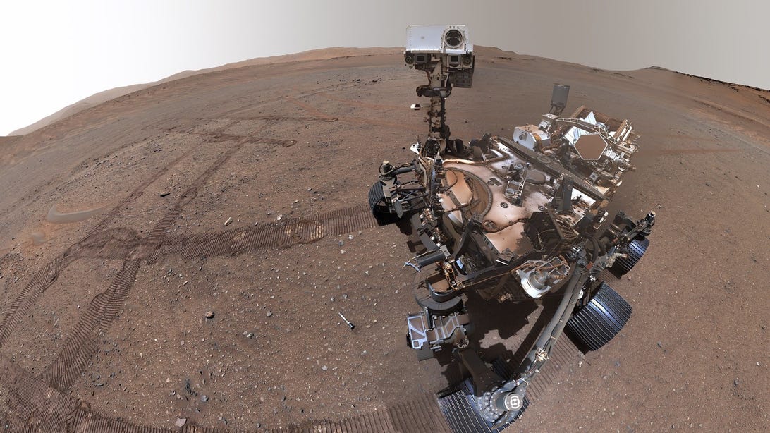 NASA Perseverance Rover Poses for Delightful Mars Sample Depot Selfie     - CNET