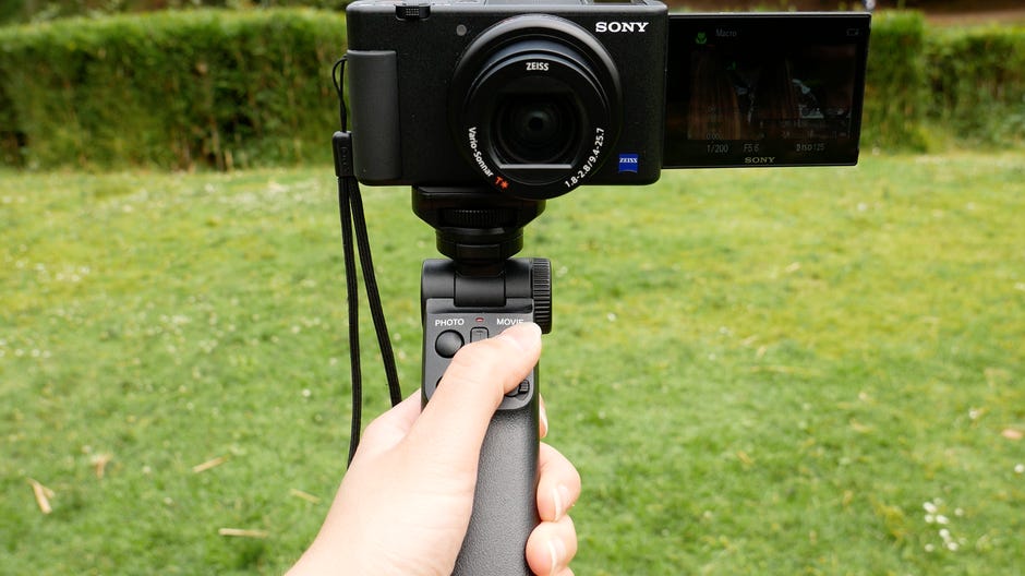 Speak loudly wax retreat Best Cameras for Vlogging in 2022 - CNET