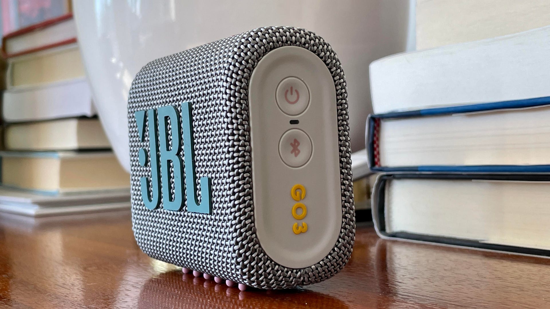 molester Rund ned På kanten JBL Go 3 review: Tiny $40 Bluetooth speaker with big improvements - CNET
