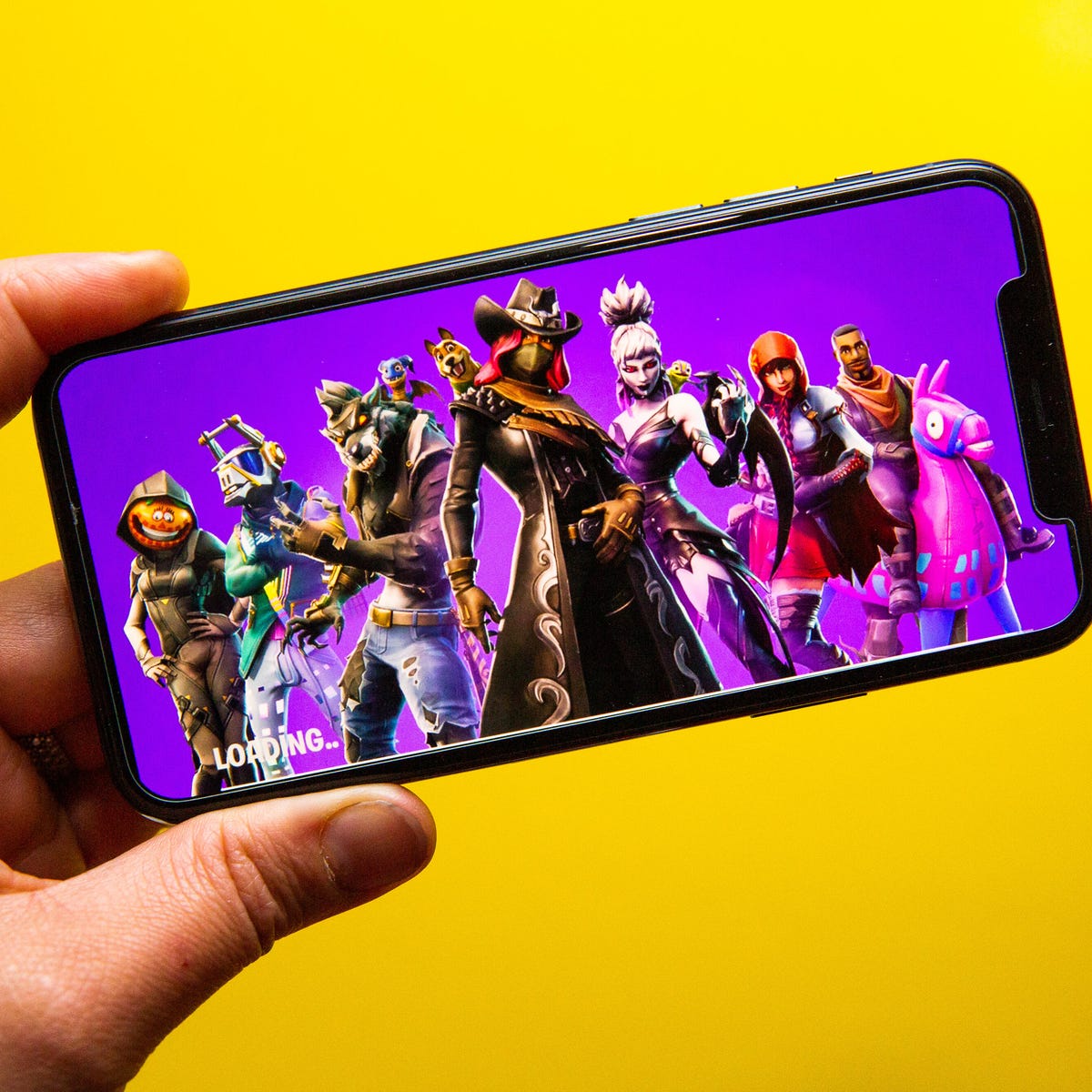 Epic's battle with Apple takes a turn as 35 states throw support behind  Fortnite maker - CNET