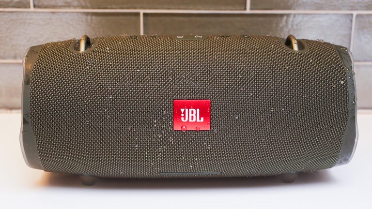 Of anders mechanisch Overvloed JBL Xtreme 2 review: A jumbo Bluetooth speaker made for tailgating - CNET